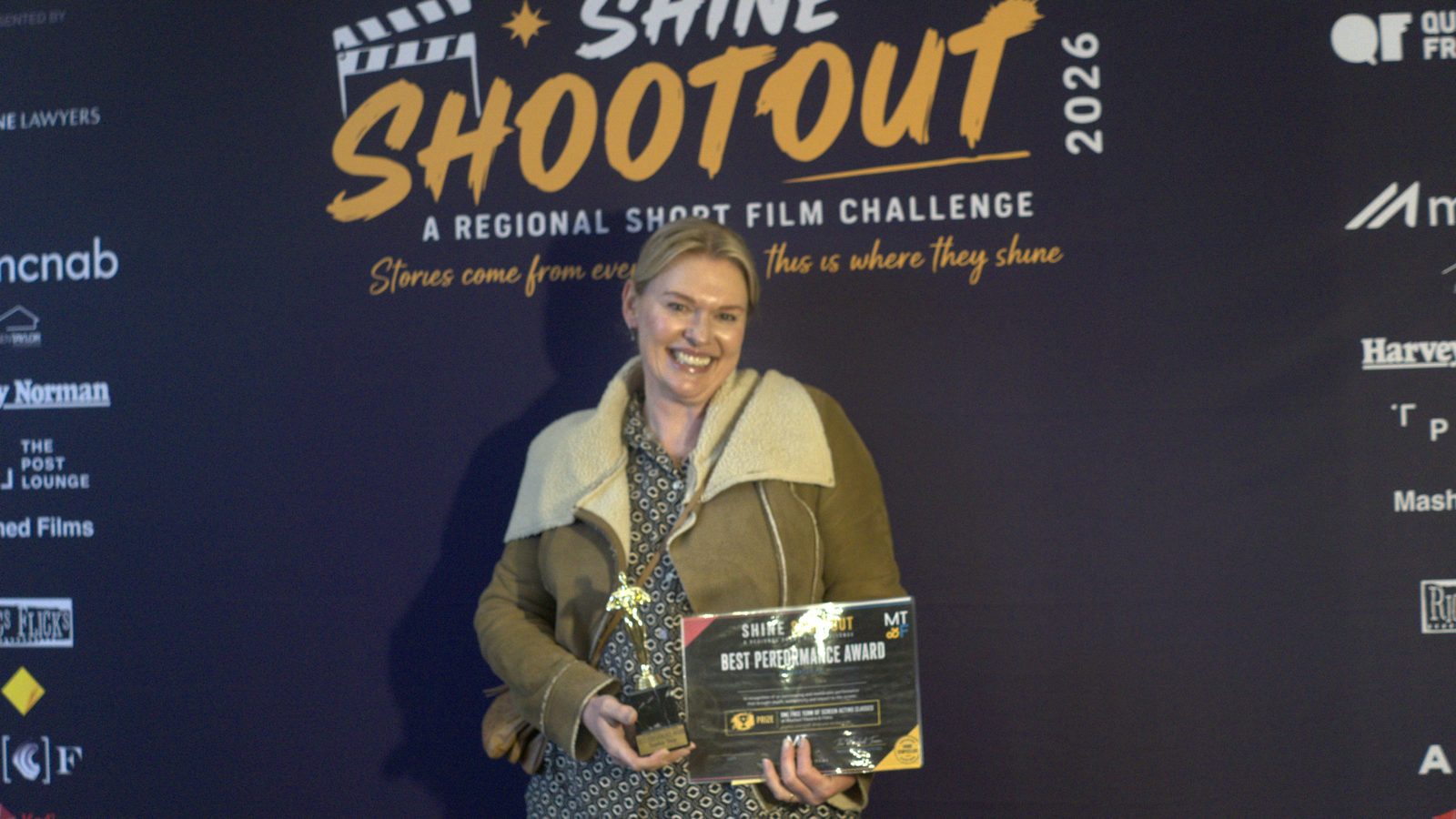 Best Performance winner Sophie Volp with her award